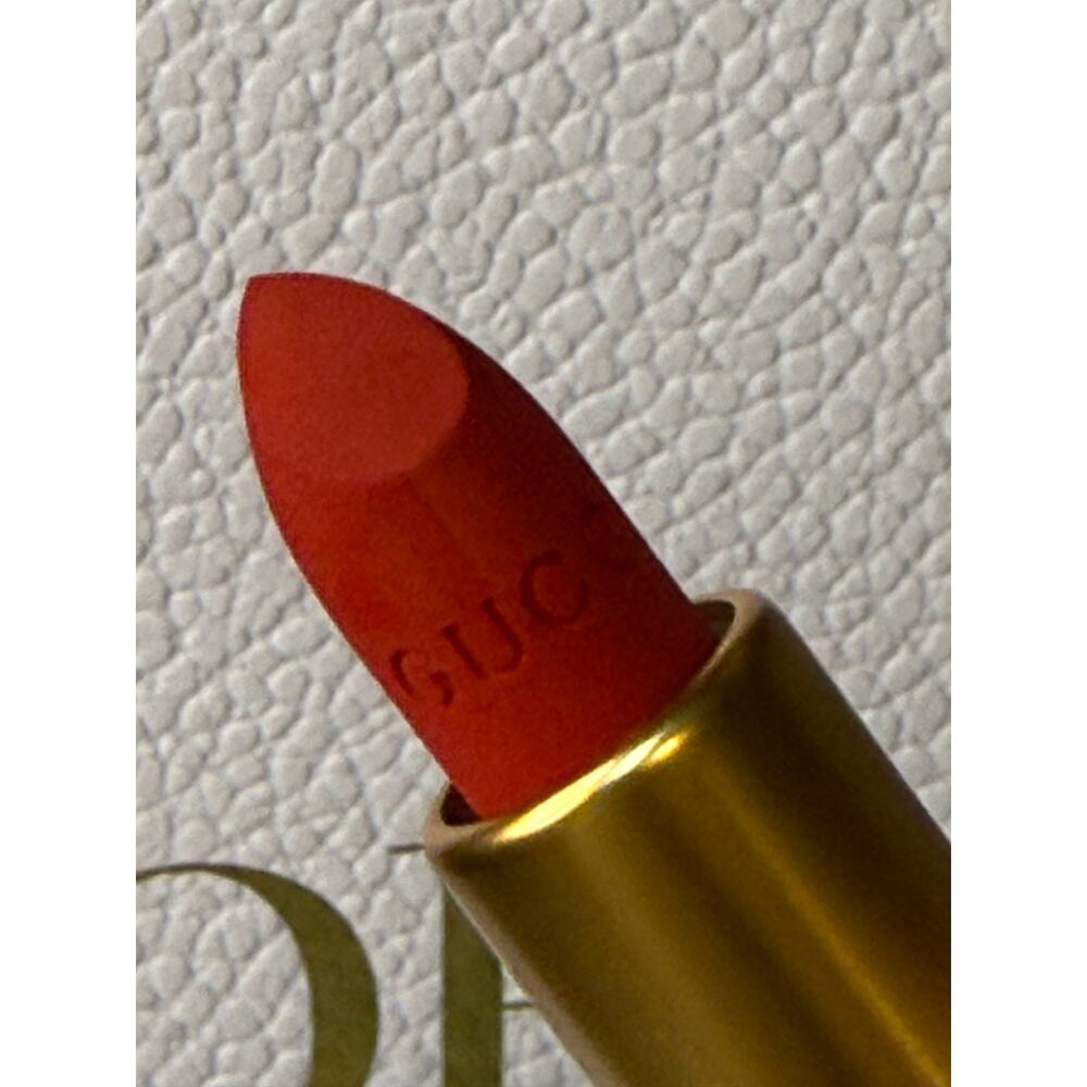 Gucci 5 pc BUNDLE -Pouch, Mascara, Felt-Tip Eyeliner, Priming Serum & Lip Colour - Picture 3 of 12